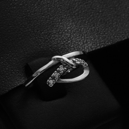white gold ring with cubic zirconia stones