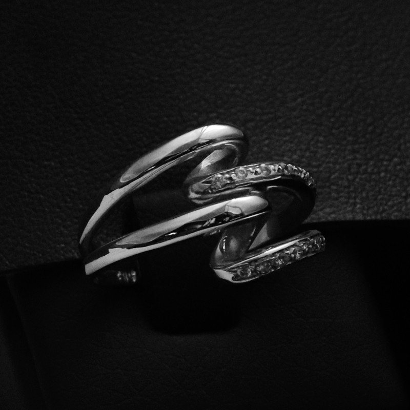 white gold ring with cubic zirconia stones