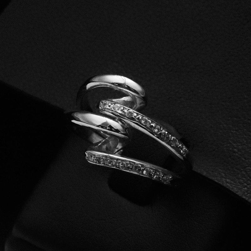 white gold ring with cubic zirconia stones
