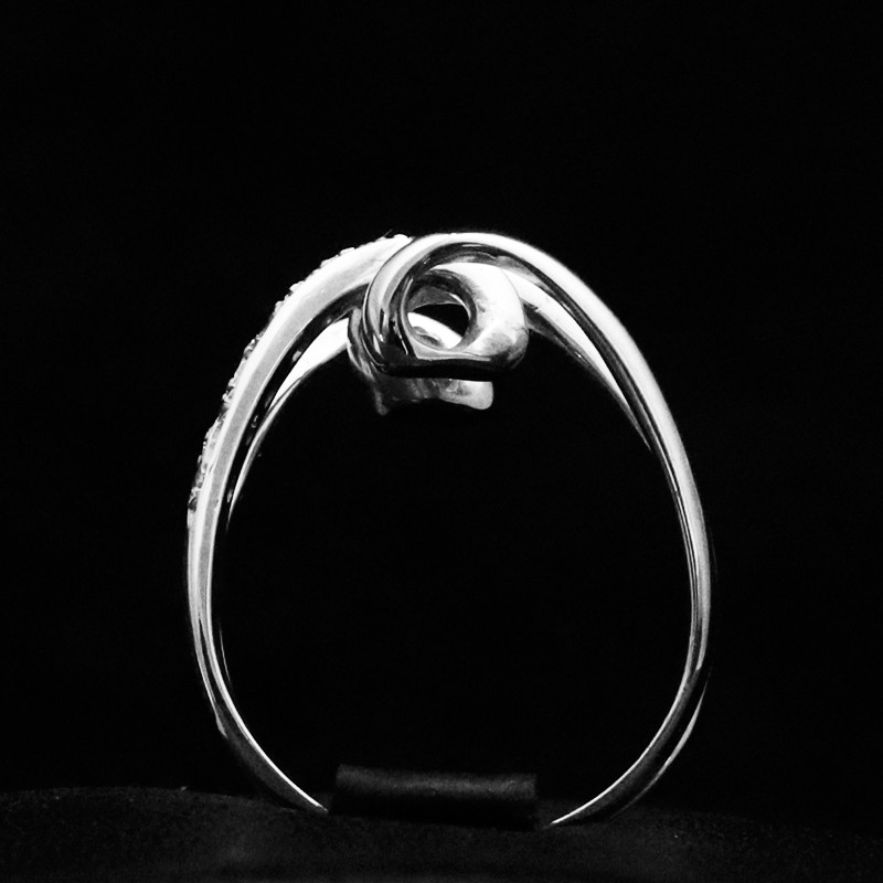 white gold ring with cubic zirconia stones