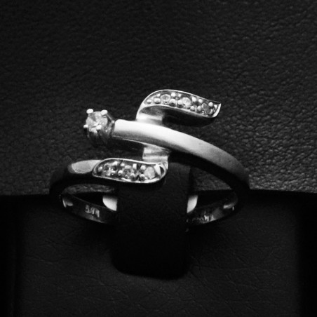 white gold ring with cubic zirconia stones