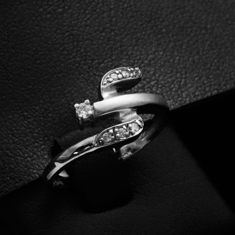 white gold ring with cubic zirconia stones