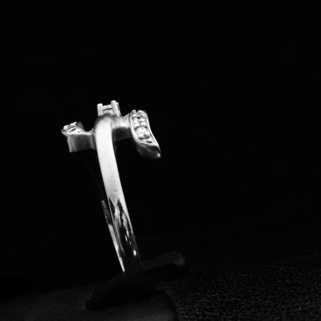 white gold ring with cubic zirconia stones