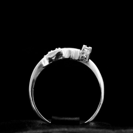 white gold ring with cubic zirconia stones