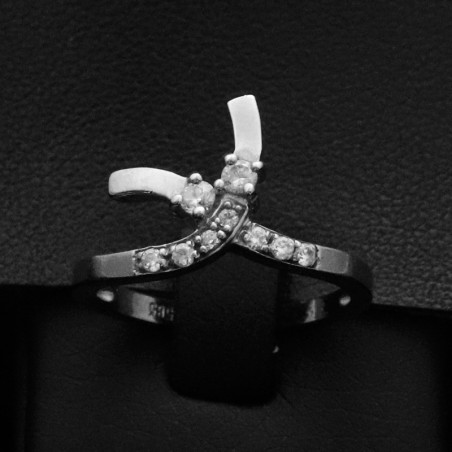 white gold ring with cubic zirconia stones