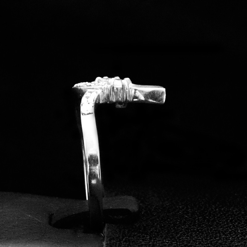 λευκοχρυσο δαχτυλιδι με πετρες ζιργκον