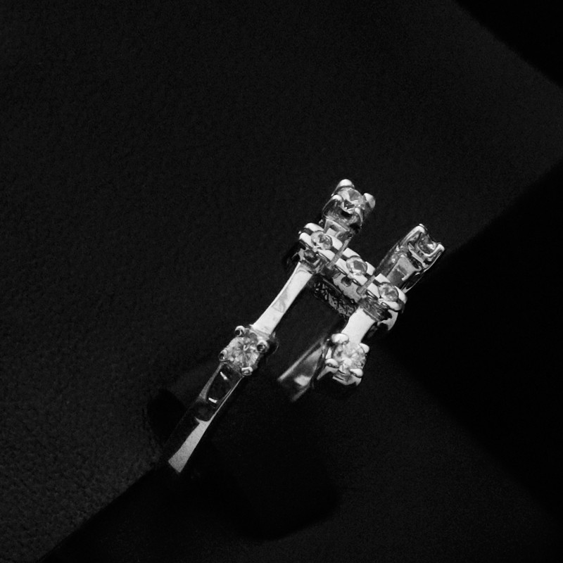 white gold ring with cubic zirconia stones