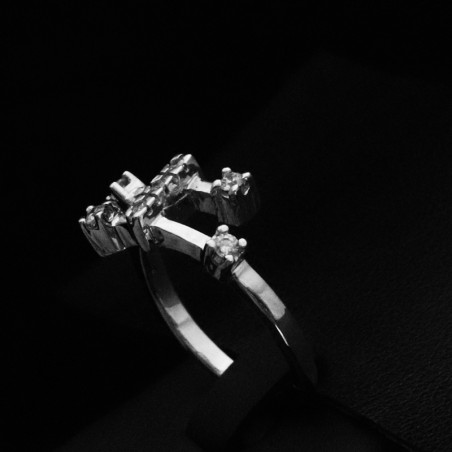 white gold ring with cubic zirconia stones