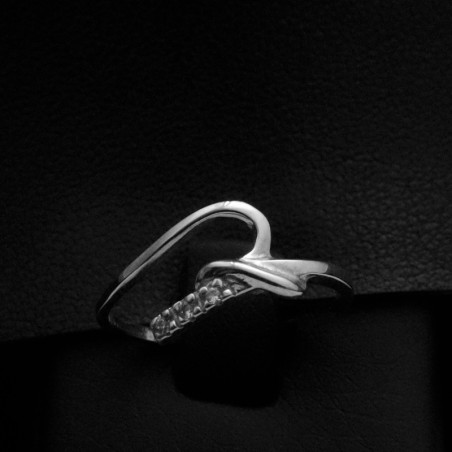 λευκοχρυσο δαχτυλιδι με πετρες ζιργκον