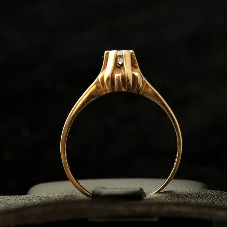 golden ring with cubic zirconia