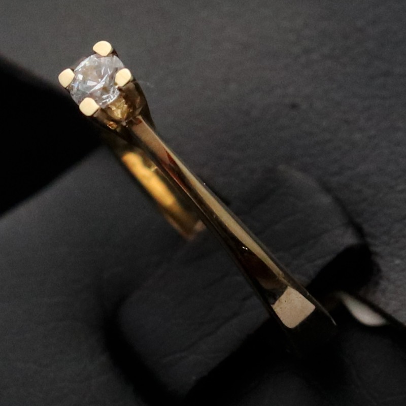 golden wedding ring with cubic zirconia