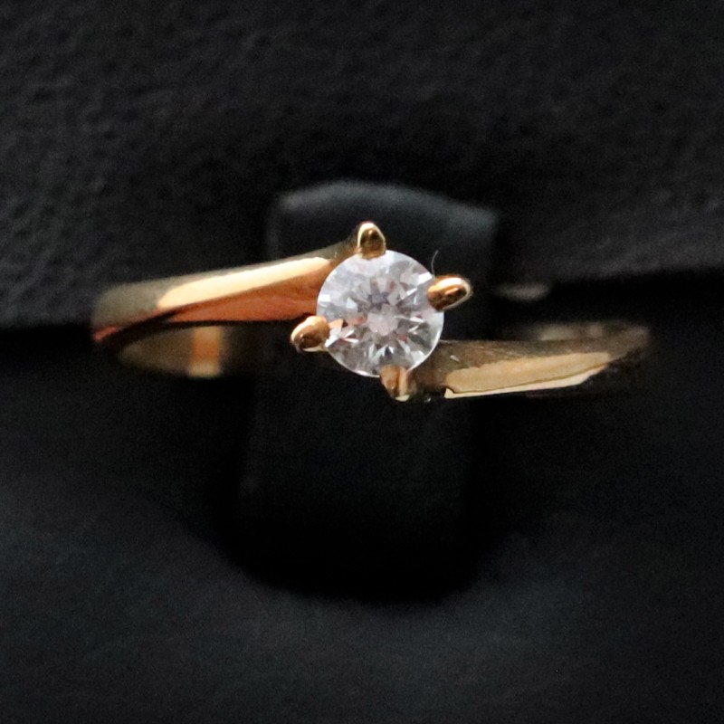 wedding ring gold with cubic zirconia