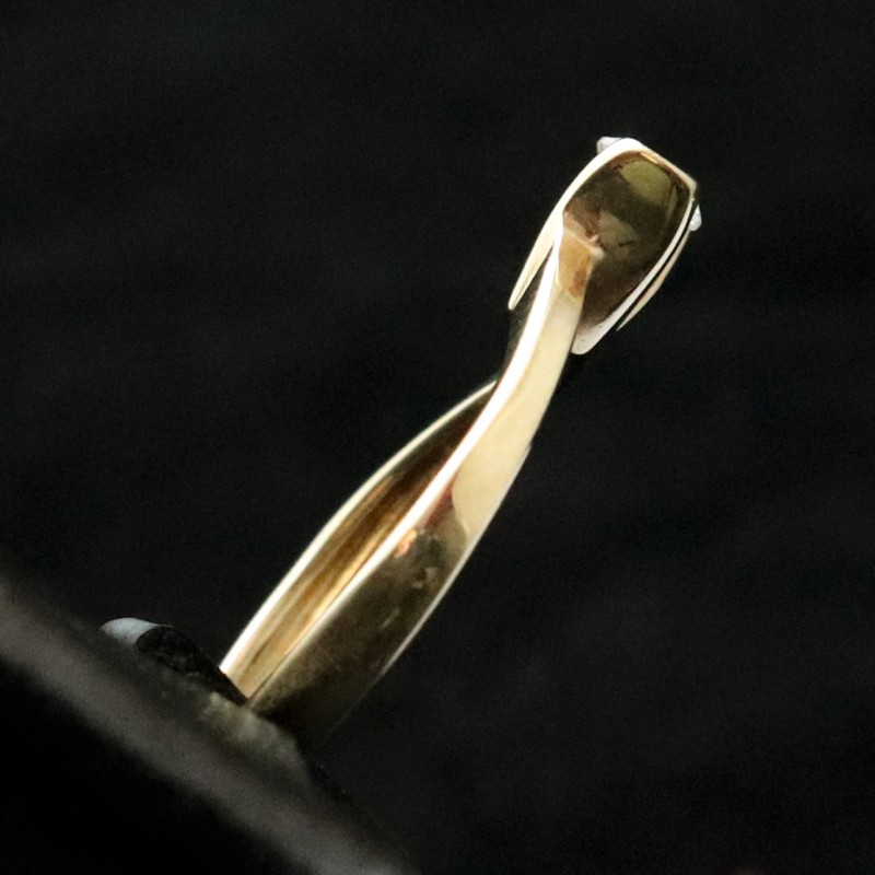 wedding ring golden with cubic zirconia