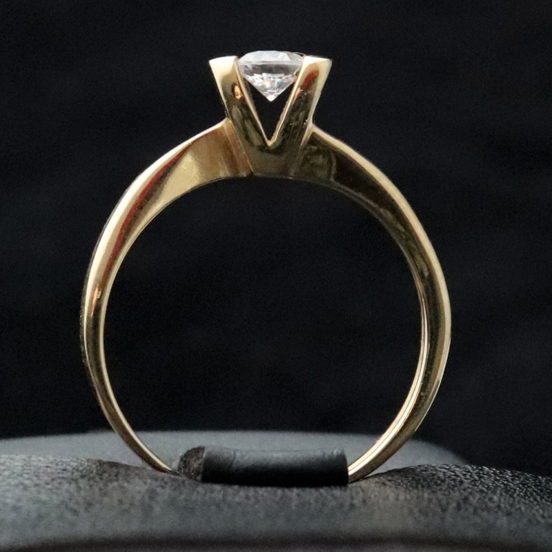 wedding ring golden with cubic zirconia