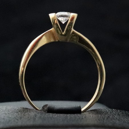 wedding ring golden with cubic zirconia