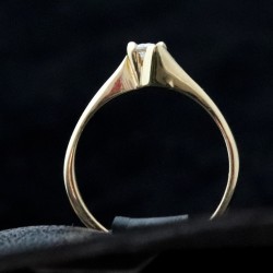 engagement ring gold with cubic zirconia 2