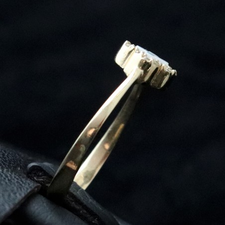 golden ring cross shape