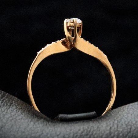 golden women ring with cubic zirconia