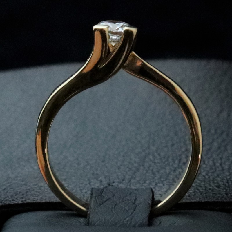 γυναικείο χρυσό δαχτυλίδι μονοπετρο με ζιργκον