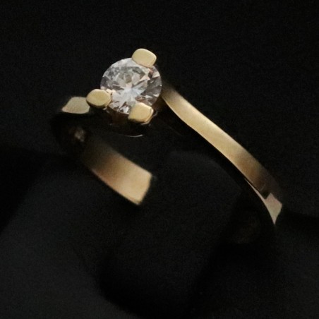 γυναικείο χρυσό δαχτυλίδι μονοπετρο με ζιργκον