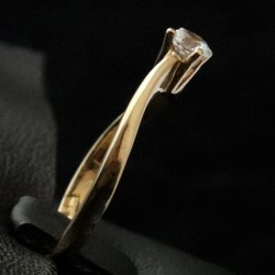 χρυσό δαχτυλίδι γυναικείο με ζιρκον 2