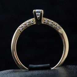 women ring in gold with cubic zirconia 2