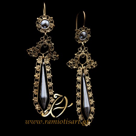 Greek traditional jewellery : traditional earrings of Lefkada "spathes"
