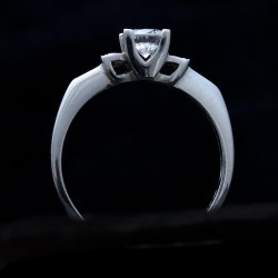 engagement ring in white gold with cubic zirconia 2