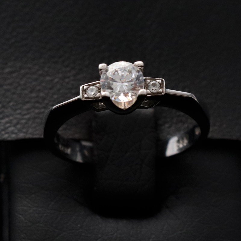 engagement ring in white gold with cubic zirconia