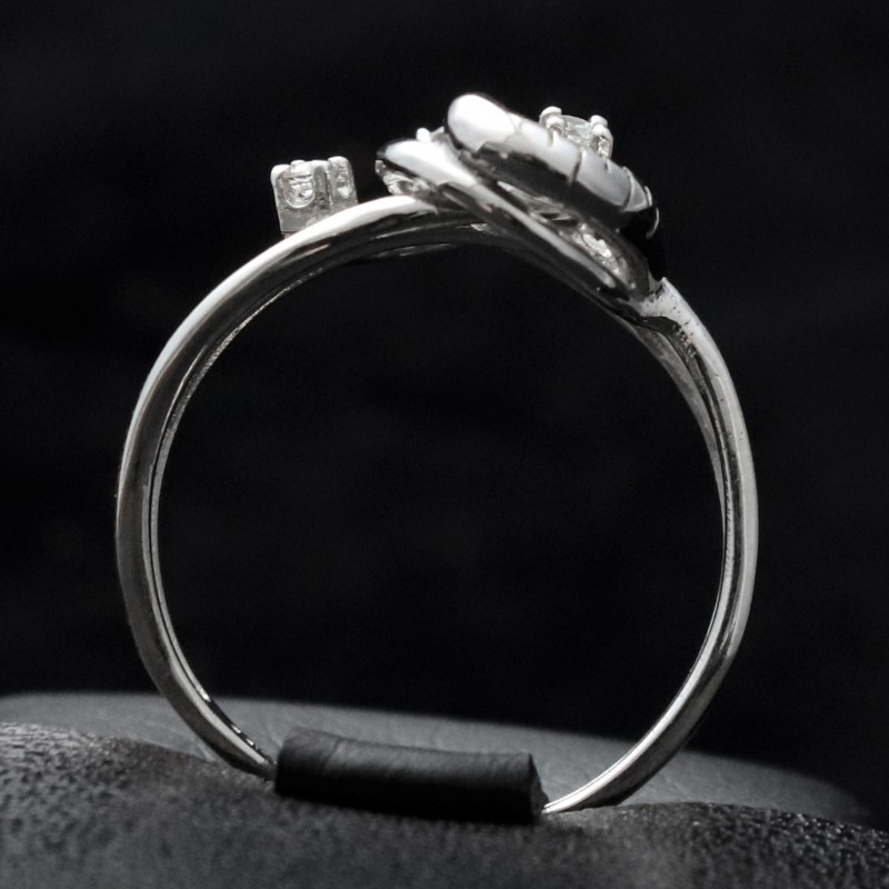 womens white gold ring with cubic zirconia