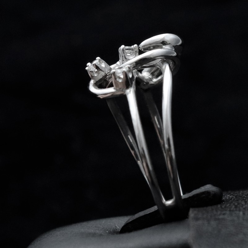 womens white gold ring with cubic zirconia