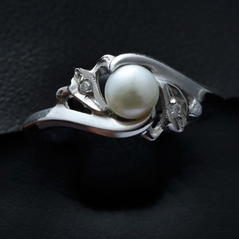 λευκοχρυσο δαχτυλιδι με μαργαριταρι γυναικείο