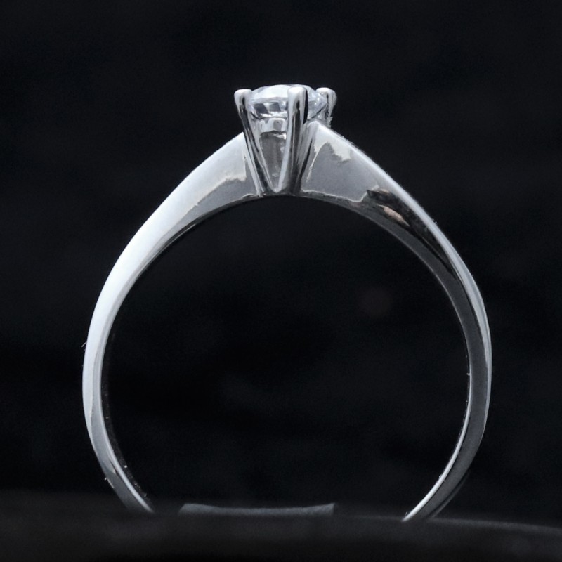 engagement ring white gold with cubic zirconia