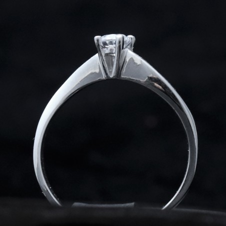 engagement ring white gold with cubic zirconia