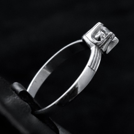 engagement ring white gold with cubic zirconia