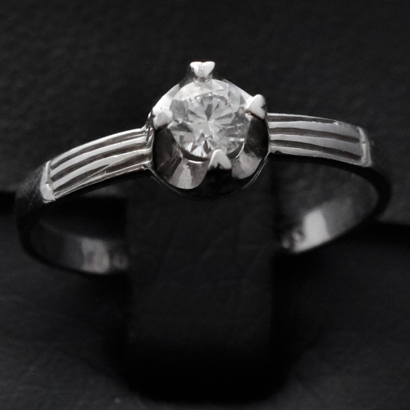 engagement ring white gold with cubic zirconia