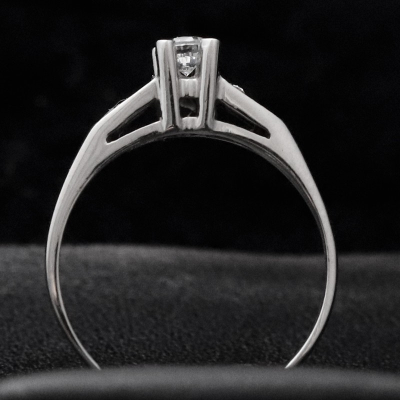 engagement ring white gold with cubic zirconia