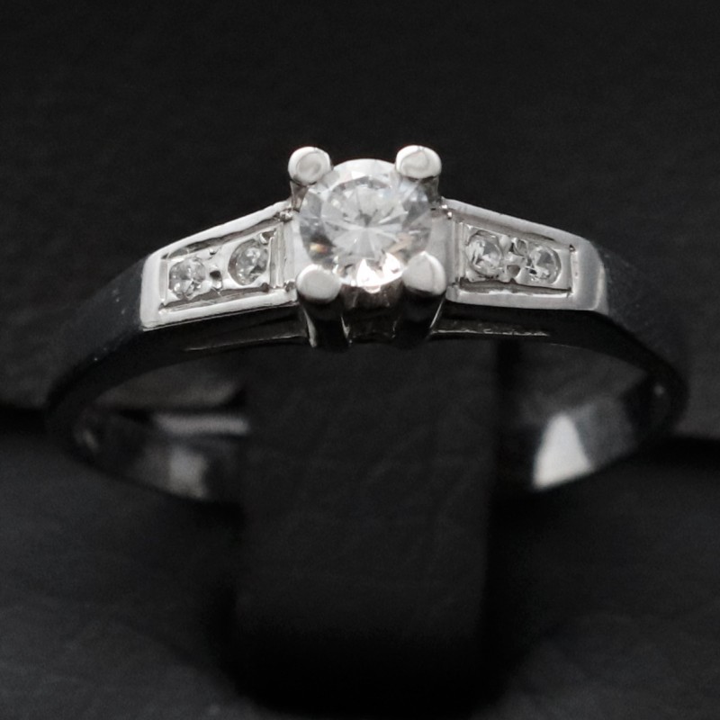 engagement ring white gold with cubic zirconia
