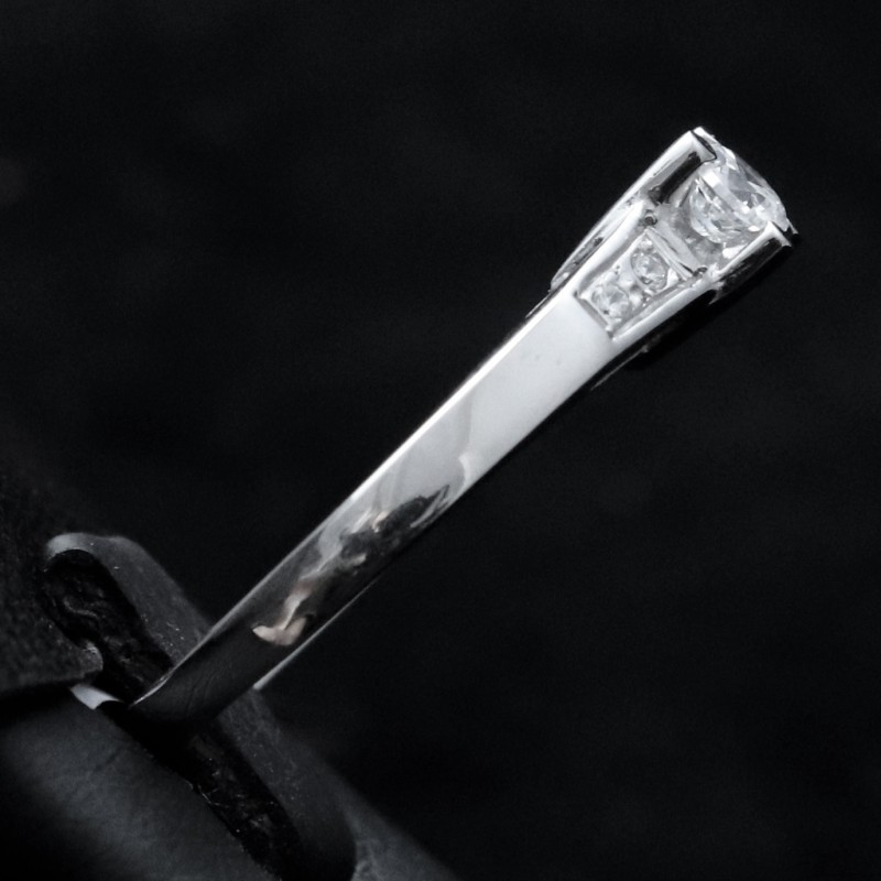 engagement ring white gold with cubic zirconia