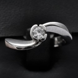 engagement ring white gold with cubic zirconia