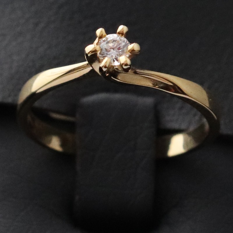 women ring yellow gold with cubic zirconia