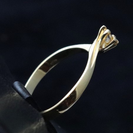 women ring yellow gold with cubic zirconia