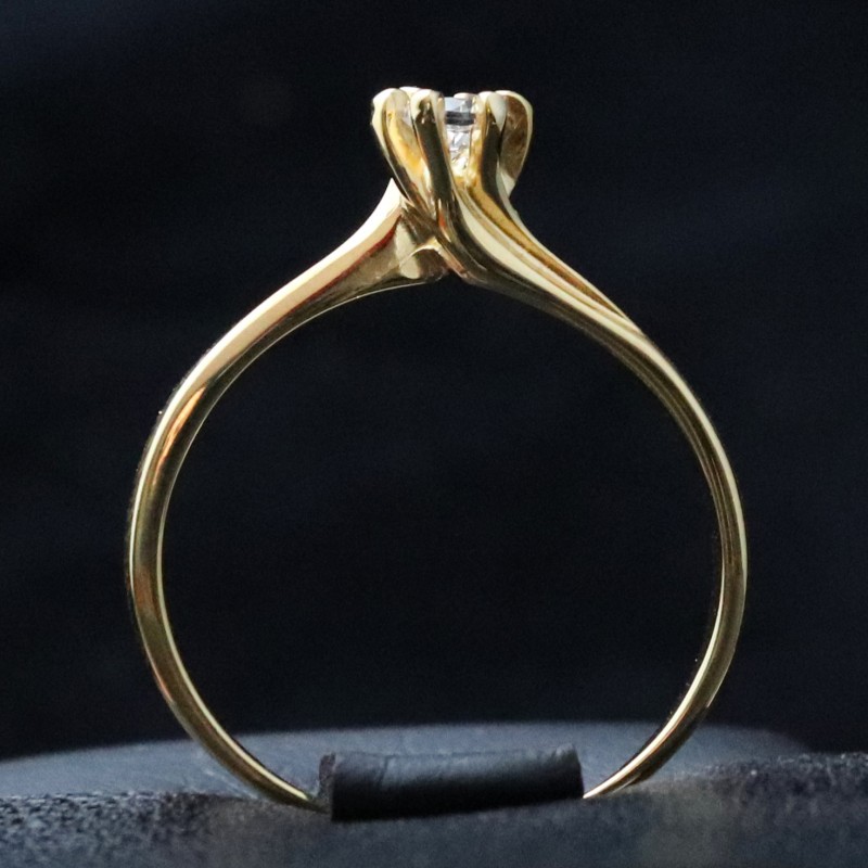 women ring yellow gold with cubic zirconia