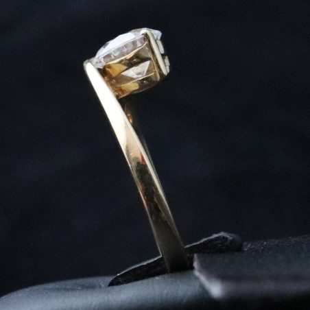 yellow gold ring with cubic zirconia stone