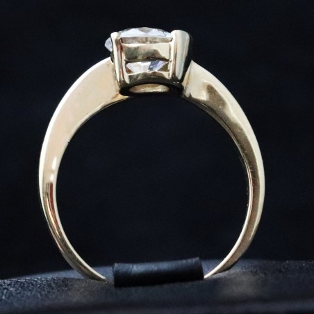 yellow gold ring with cubic zirconia stone