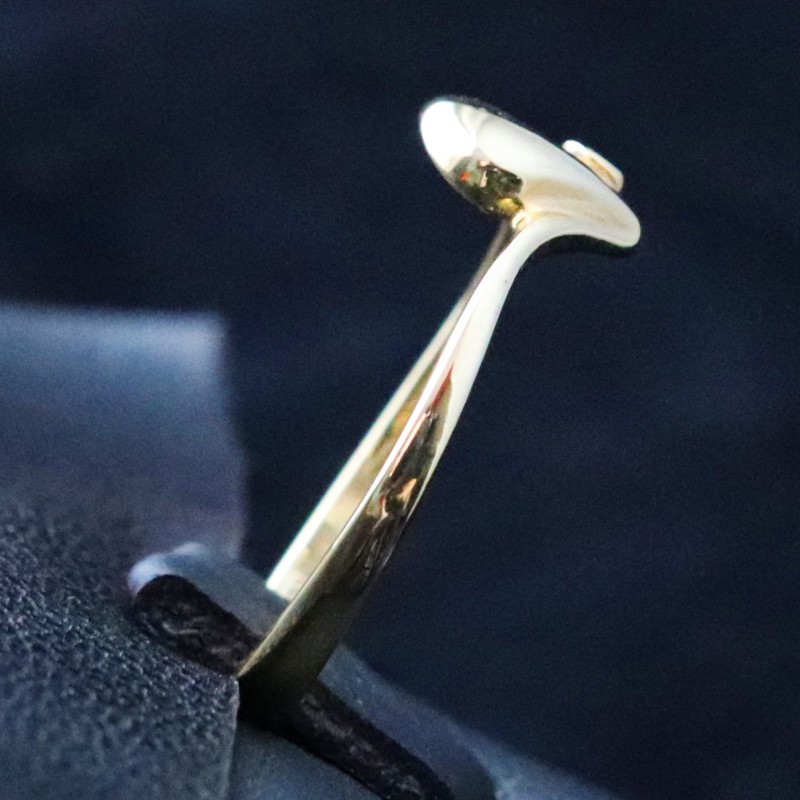 yellow gold woman ring with white cubic...