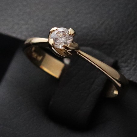 yellow gold engagement ring for women