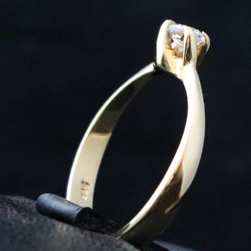 yellow gold engagement ring for women