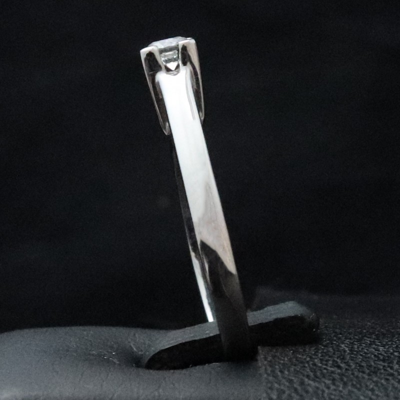 white gold ring with cubic zirconia stone