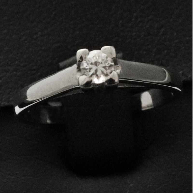 white gold ring with cubic zirconia stone